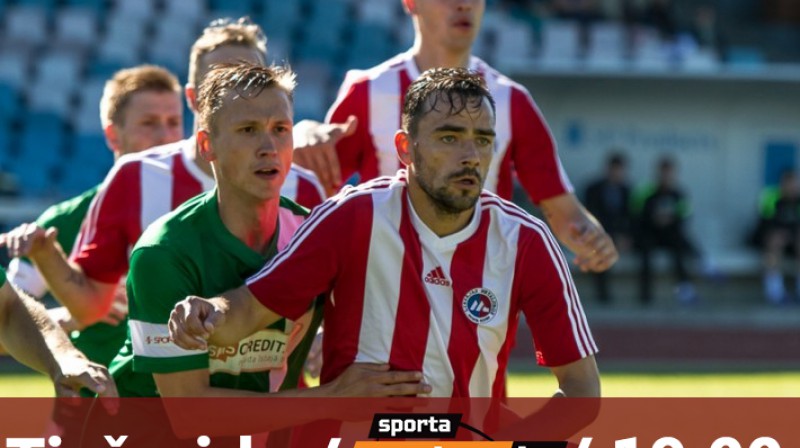 Bijušais liepājnieks Jurģis Kalns (priekšplānā) sarkanbalto formu šosezon ir nomainījis pret zaļi balto
Foto: fsmetta.lv