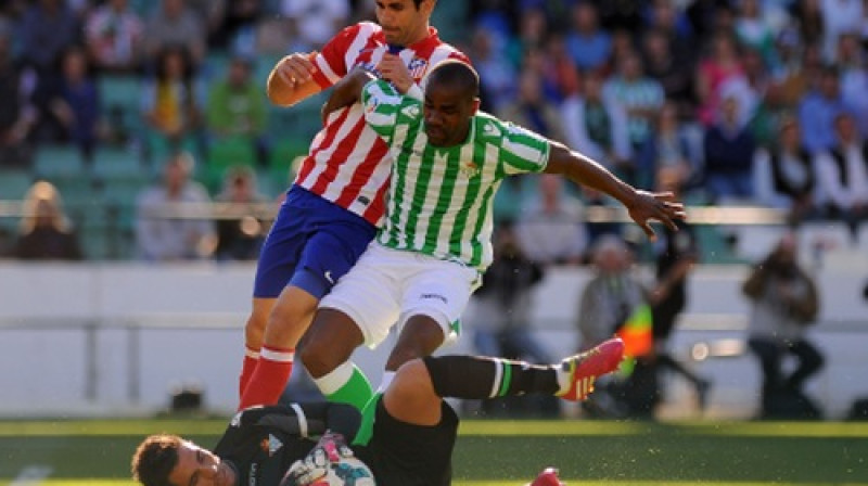 Djēgu Košta divcīņā ar Paulau
Foto: AFP/Scanpix