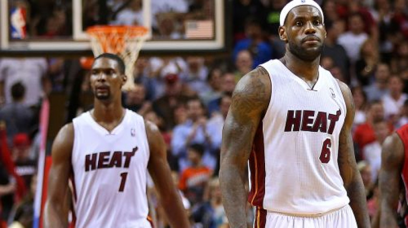 Kriss Bošs un Lebrons Džeimss
Foto:AFP/Scanpix