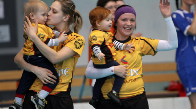 Kocēnu "Rubenes" abi sastāvi
Foto: Ritvars Raits, floorball.lv