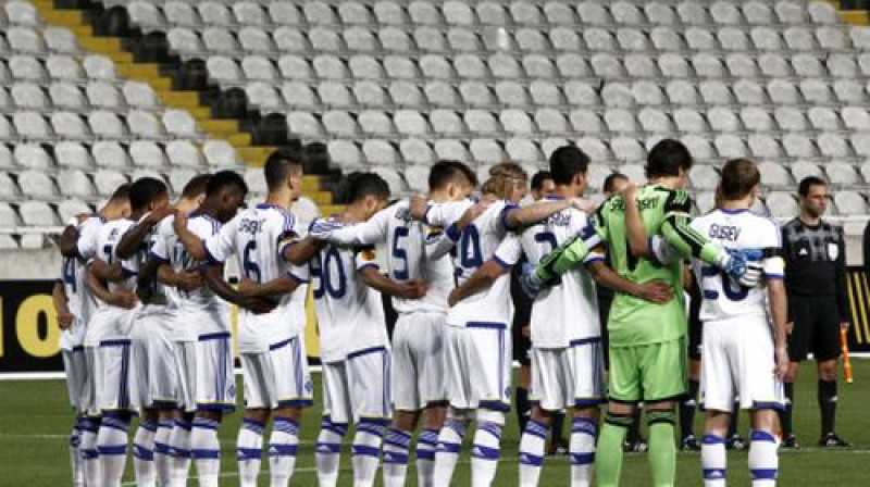 "Dynamo" futbolisti pirms Eiropas līgas spēles 20. februārī ar klusuma brīdi piemin demonstrācijās un sadursmēs bojā gājušos
Foto:AP/Scanpix
