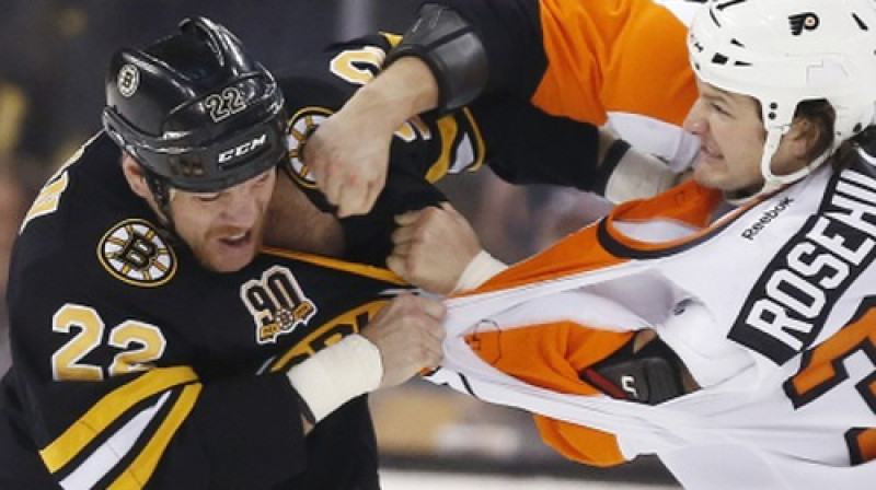 Šons Torntons izvicina dūres ar Džeju Rouzhilu
Foto: AP/Scanpix