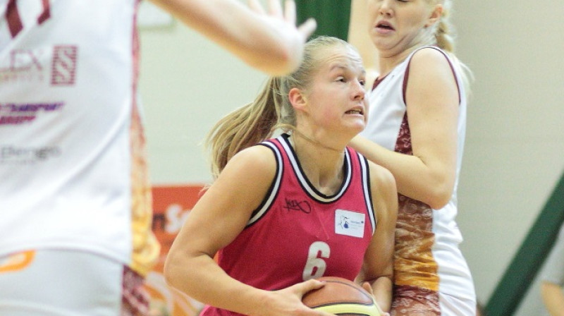 "RSU/Merks" universālā aizsardze Kate Krēsliņa
Foto: Argo Luigas, www.wbbl.eu