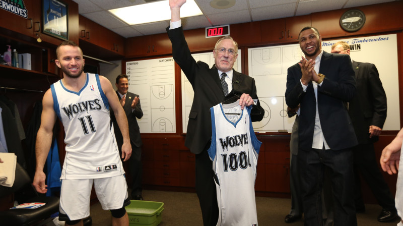 2013. gada 6. aprīlis, Riks Adelmans pēc 1000. uzvaras izcīnīšanas NBA karjerā 
Foto: AFP/Scanpix