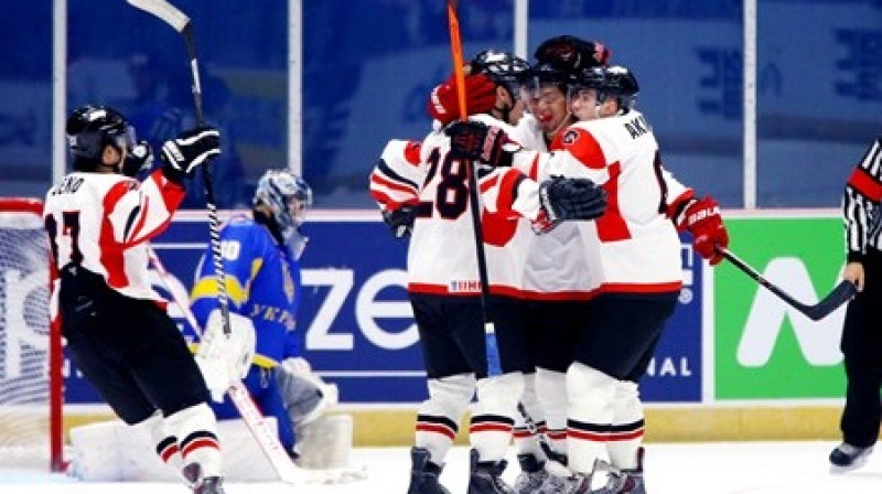 Japānas hokejisti uzvarējuši divus no trīs turnīra favorītiem
Foto: Kims Soohans
