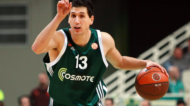“Panathinaikos” spēlētājs Diamantidis sērijas trešajā spēlē pret CSKA tika pie jauna Eirolīgas rekorda.

Foto: www.basket-ball.com