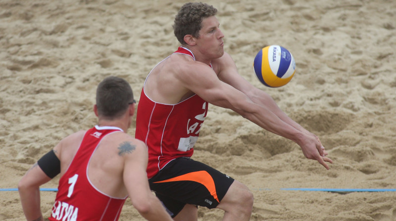 Mārtiņš Pļaviņš un Aleksandrs Solovejs
Foto: fivb.org