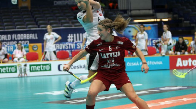 Pati pieredzējušākā mūsu izlasē ir Elīza Elizabete Bērziņa, kurai šis jau trešais pasaules čempionāts
Foto: Ritvars Raits, floorball.lv