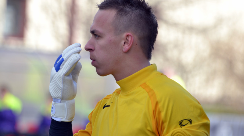 "Jūrmalas" vārtsargs Kristaps Dzelme 
Foto: Mārtiņš Jankovskis