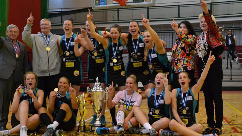 Laura Audere un Tallinas Universitātes basketbolistes - Igaunijas čempiones 2014
Foto: Facebook