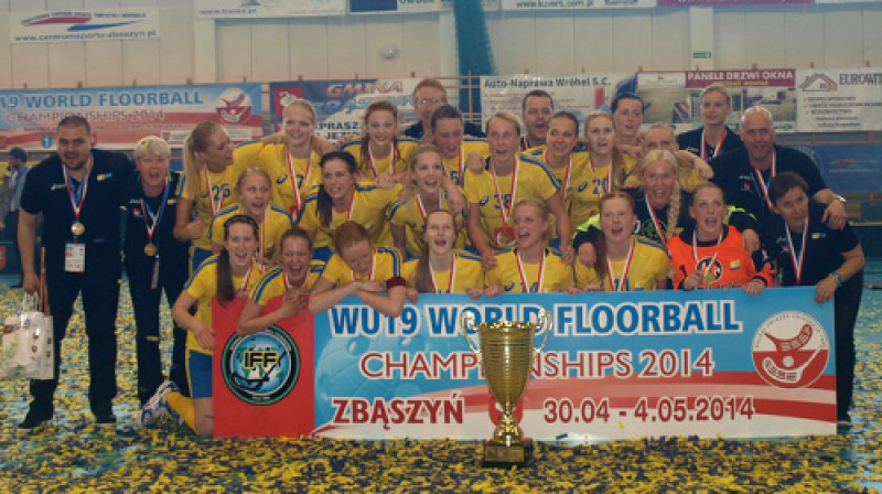 Zviedrijas juniores jau ar čempionu kausu
Foto: Marcins Kazmareks, Florbalki.pl