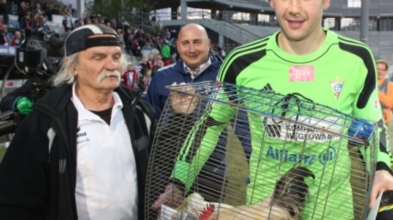 Apjukušais Pāvels Šteinbors ar gaili
Foto: gornikzabrze.pl
