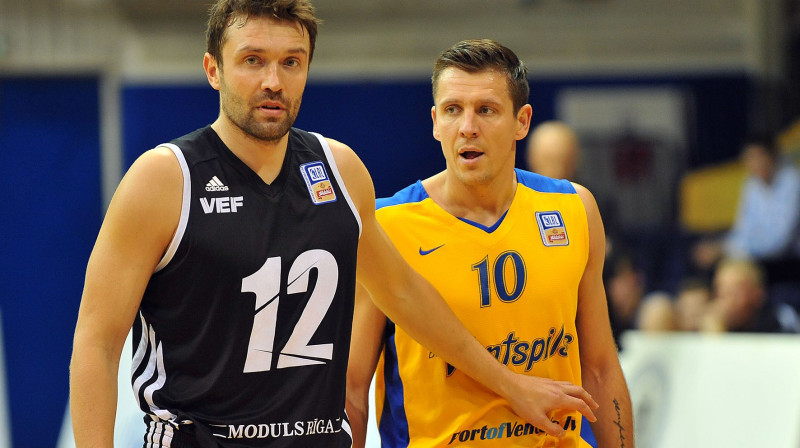 Kristaps Janičenoks un Sandis Valters 
Foto: bkventspils.lv