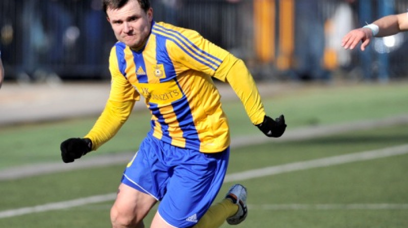 Arī Jurijs Žigajevs palīdz veidot "Spēka rangu". Redzot komandas rezultātus, viņš to var atļauties...
Foto: Romāns Kokšarovs, f64