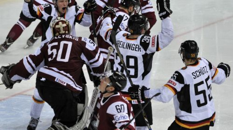 2013. gada pasaules čempionātā Vācijai zaudējām ar 0:2
Foto: Romāns Kokšarovs, Sporta Avīze, f64