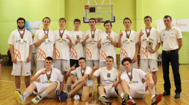 LJBL čempioni Balticovo U17 grupā: BJBS "Rīga/DSN".
Foto: Ritvars Raits