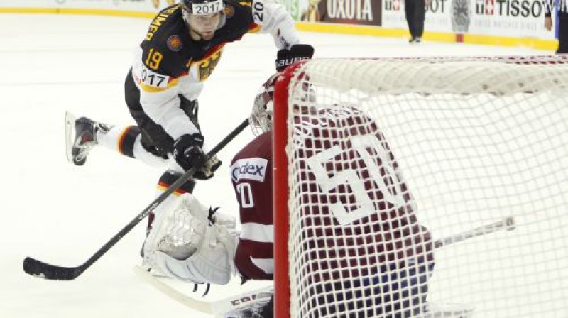 Tomass Ofenhaimers pārspēj Kristeru Gudļevski
Foto:AP/Scanpix