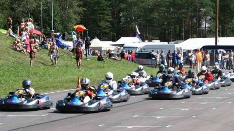 "Openkart" kartingi
Arnolds Sivars (4rati.lv)