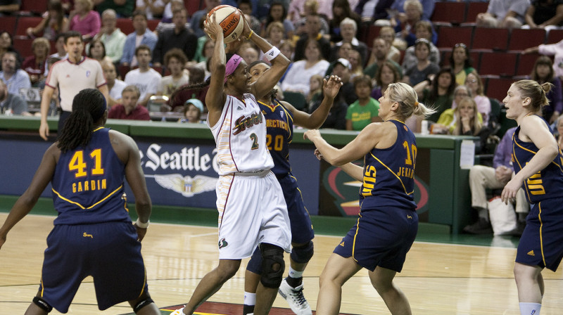 Anete Jēkabsone-Žogota "Mercury" sastāvā spēlēs ar desmito numuru
Foto: WNBA