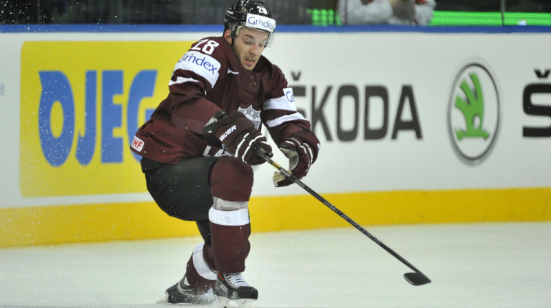 Zemgus Girgensons nopelnīja 5+20 noraidījumu un, iespējams, būs spiests izlaist arī kādu spēli
Foto: Romāns Kokšarovs, Sporta Avīze, f64