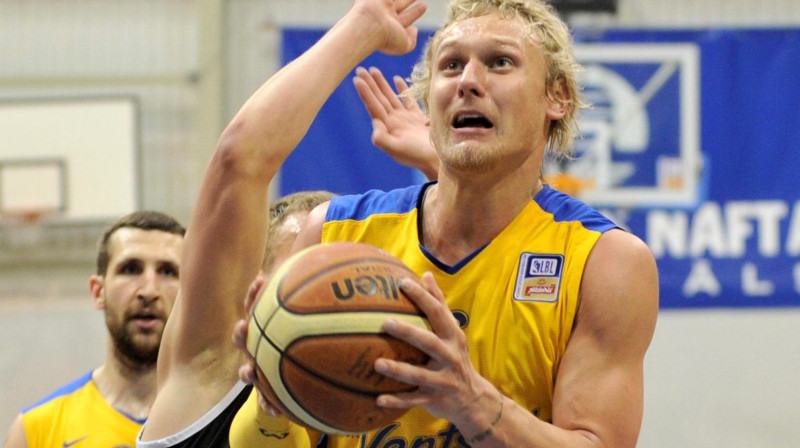 Jānis Timma: 11 punkti, 11 atlēkušās bumbas, 9 piespēles un Ventspils uzvara
Foto: Romāns Kokšarovs, f64