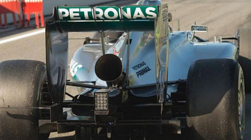 "Mercedes" mēģinājums palielināt motora skaņu
Foto: f1fanatic.co.uk