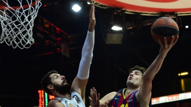 Nikola Mirotičs pret Anti Tomiču
Foto: AFP/Scanpix