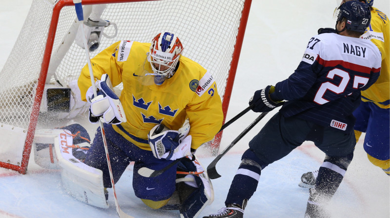 Ladislavs Naģs cīņā ar zviedru aizsardzību
Foto: ITAR-TASS/Scanpix