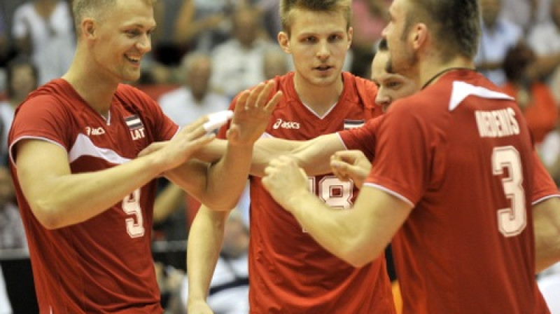 Latvijas volejbola izlase
Foto: Romāns Kokšarovs, Sporta Avīze, f64