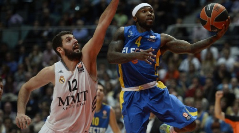 Nikola Mirotičs pret Tairīzu Raisu
Foto: AFP/Scanpix