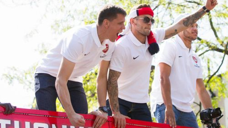 "Arsenal" futbolisti uzvaras parādes laikā
Foto: PA Wire/Press Association Images/Scanpix