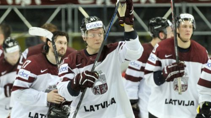 Aleksandrs Ņiživijs, Ronalds Ķēniņš un Miks Indrašis
Foto: Romāns Kokšarovs, Sporta Avīze, f64