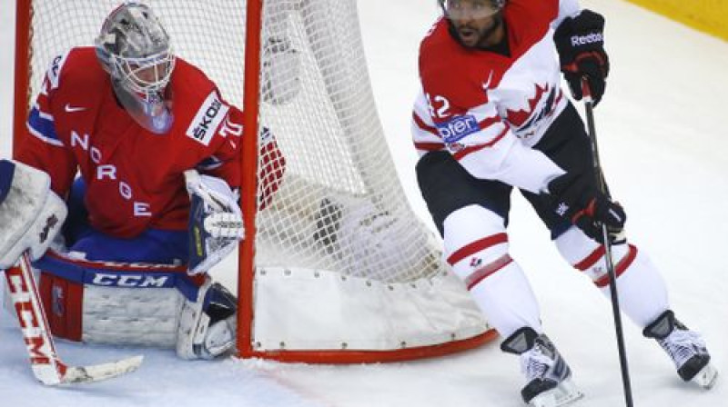 Norvēģijas vārtsargs Stefans Soberjs pret Džoelu Vordu
Foto:AP/Scanpix