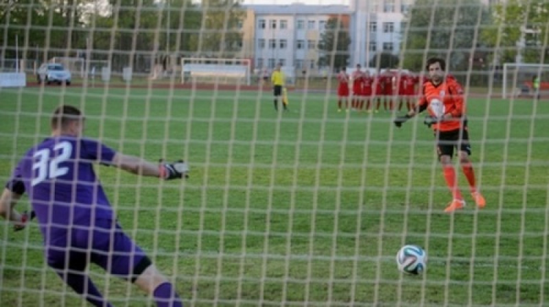 Kaspars Ikstens pārspēj Andreju Pavlovu
Foto: Ivars Veiliņš, "Jelgavas Vēstnesis"