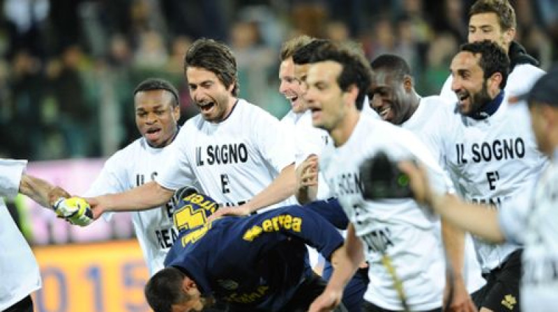 "Parma" futbolisti sezonas pēdējā mačā izrāva sesto vietu Itālijā. Vietu Eiropas līgā gan tas nesagādāja
Foto: LaPresse/Scanpix