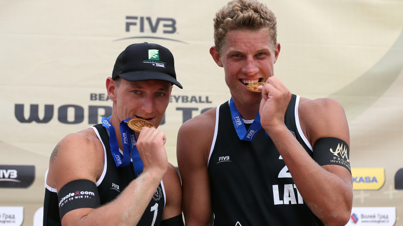 Mārtiņš Pļaviņš un Aleksandrs Solovejs
Foto: fivb.org