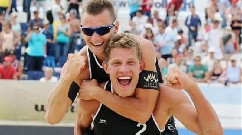 Mārtiņš Pļaviņš un Aleksandrs Solovejs var līksmot
Foto: fivb.org