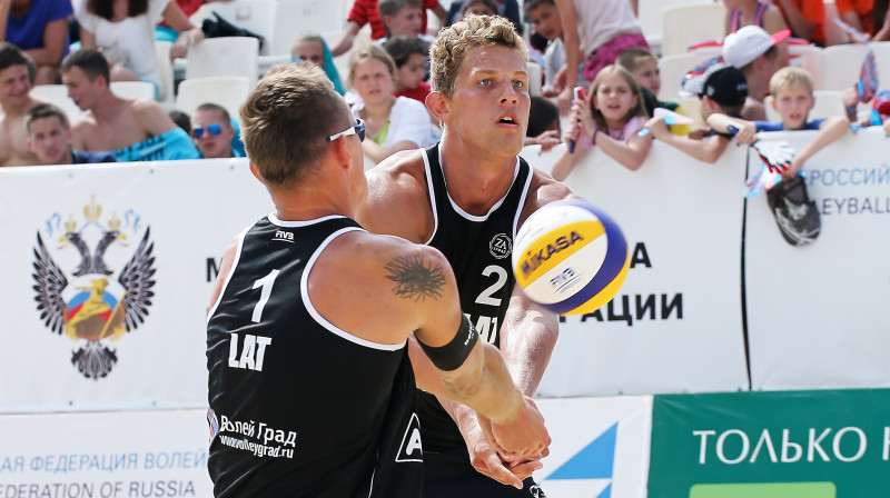 Mārtiņš Pļaviņš un Aleksandrs Solovejs
Foto: fivb.org