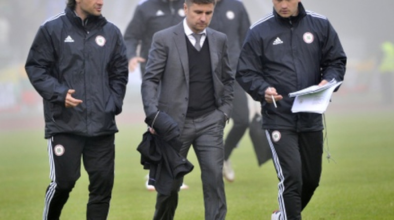 Jaunais "Jelgavas" galvenais treneris Vitālijs Astafjevs (no kreisās)
Foto: Romāns Kokšarovs, Sporta Avīze, f64