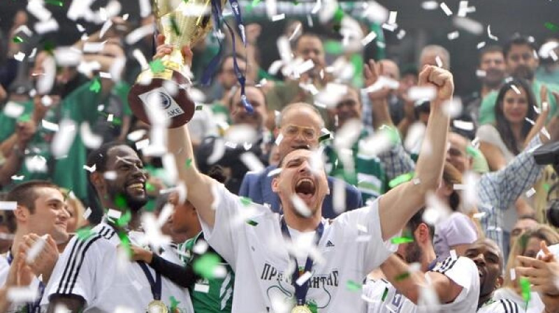 "Panathinaikos" uzbrucējs Jons Mačulis pēc zelta izcīnīšanas
Foto: Panathinaikos