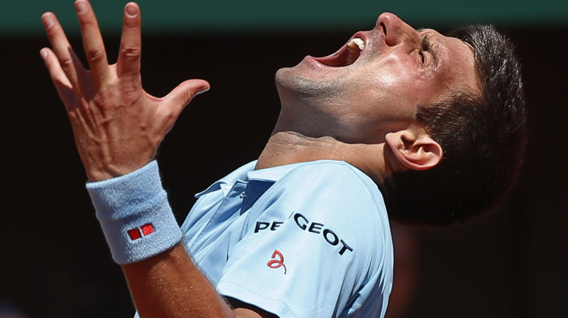 Novāks Džokovičs pēc uzvaras pār Gulbi atrodas viena panākuma attālumā no "Grand Slam" komplekta
Foto: AP/Scanpix