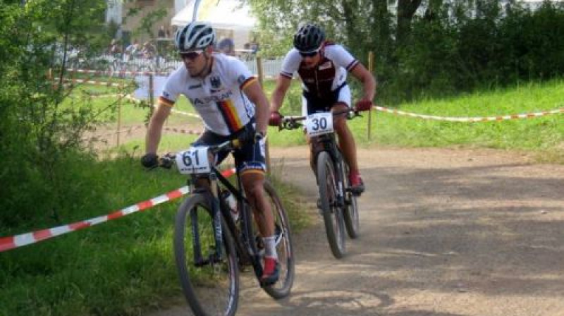 Arnis Pētersons (otrais) distancē
Foto: Uldis Strautmanis (Delfi.lv)