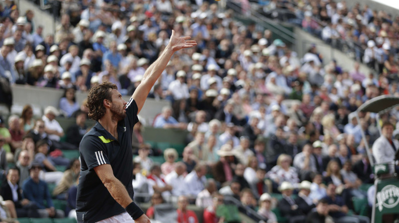 Ernests Gulbis izpilda servi savā pirmajā "Grand Slam" pusfinālā
Foto: AP/Scanpix