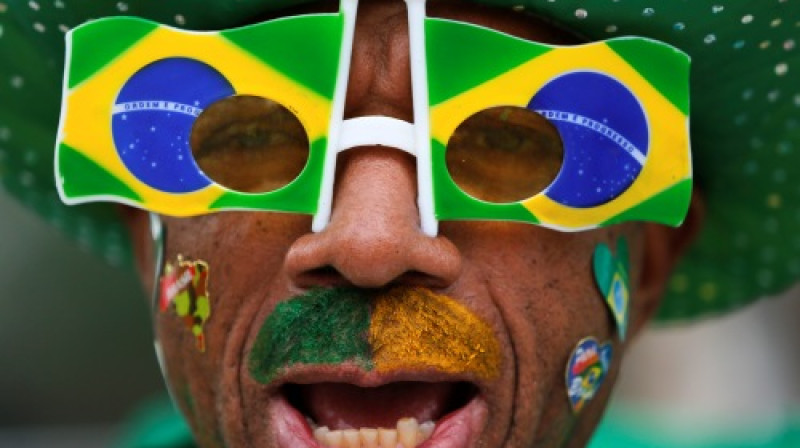 Galvenais, lai brilles nav rozā!
Foto: AP/Scanpix