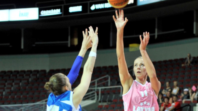 Aija Putniņa
Foto: Romāns Kokšarovs, F64