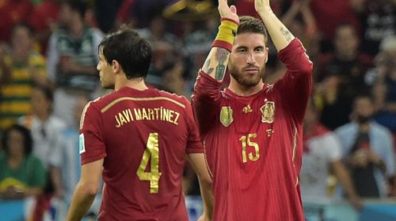 Spānijas izlases futbolisti pateicas līdzjutējiem par atbalstu
Foto:AFP/Scanpix
