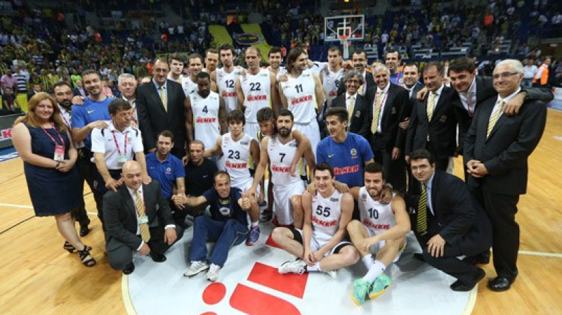 "Fenberbahce" basketbolisti
Foto: www.fenerbahce.org