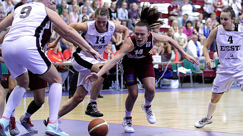 Anete Šteinberga Tallinā mačā ar Igauniju bija viena no Latvijas valstsvienības uzvaras galvenajām kaldinātājām.
Foto: FIBAEurope.com