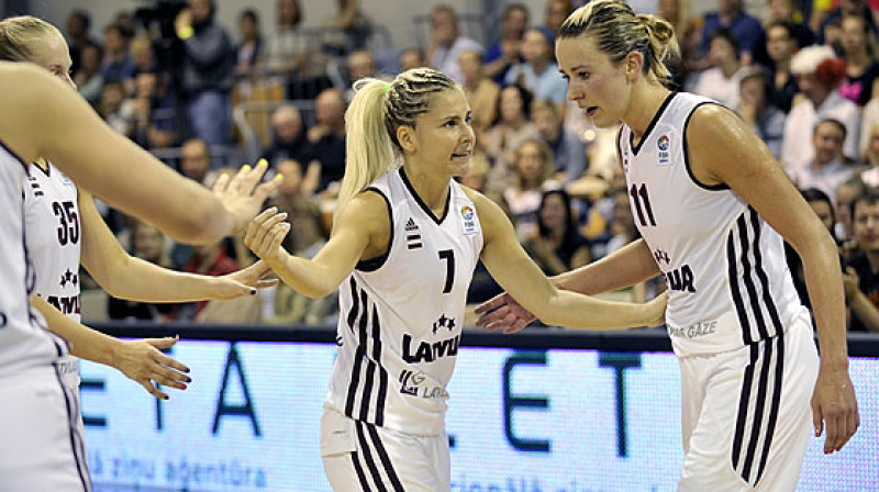 Elīna Babkina, Aija Putniņa un Latvijas valstsvienība: sestais Eiropas čempionāta finālturnīrs pēc kārtas!
Foto: Romans Kokšarovs, FIBAEurope.com