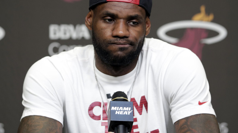 Lebrons Džeimss varēs apsvērt arī "JDA Dijon" piedāvājumu
Foto: AP/Scanpix